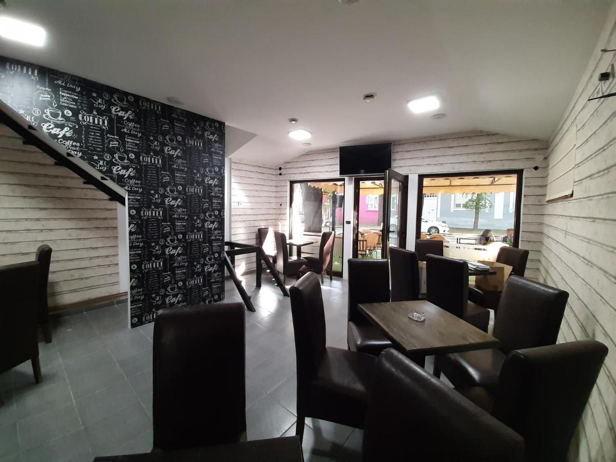 Bed&Breakfast Intermezzo Caffe Kikinda Exterior foto