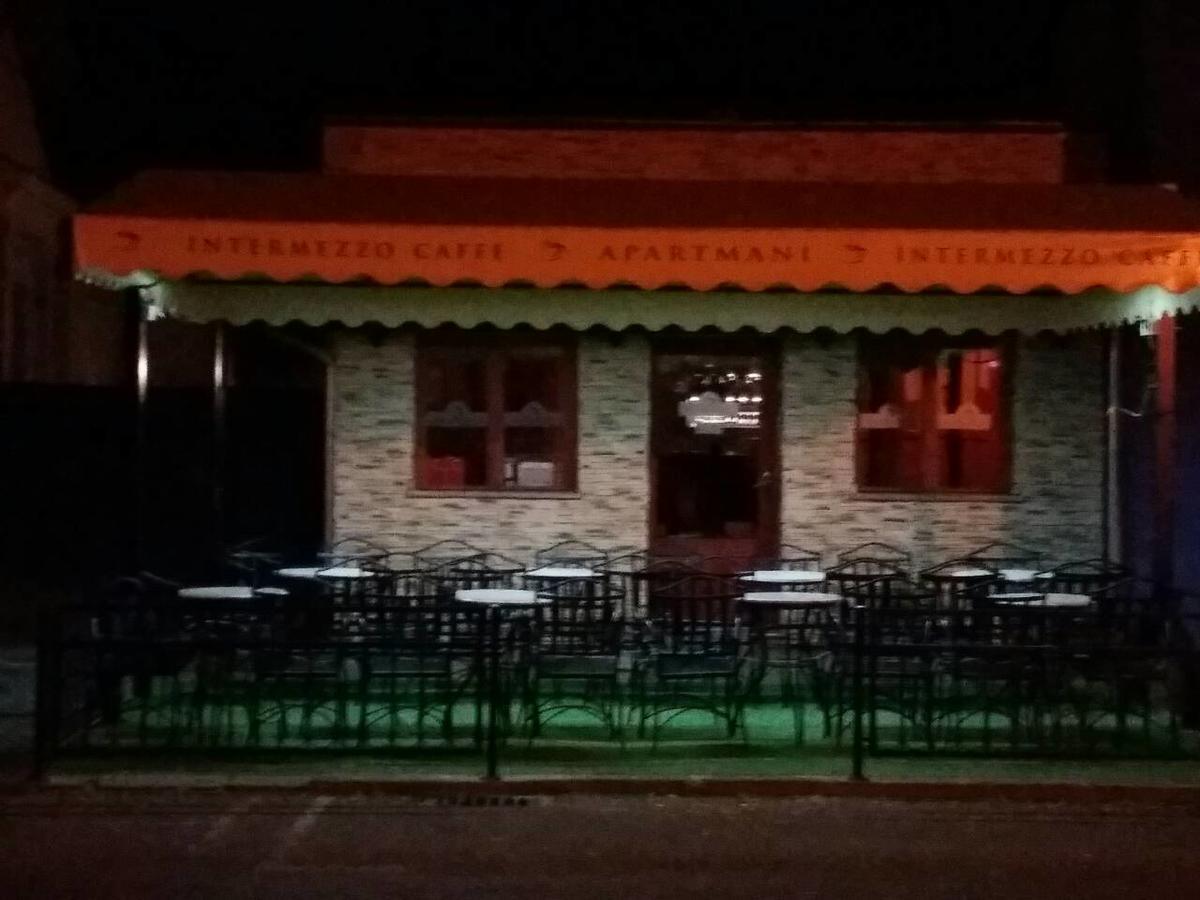 Bed&Breakfast Intermezzo Caffe Kikinda Exterior foto